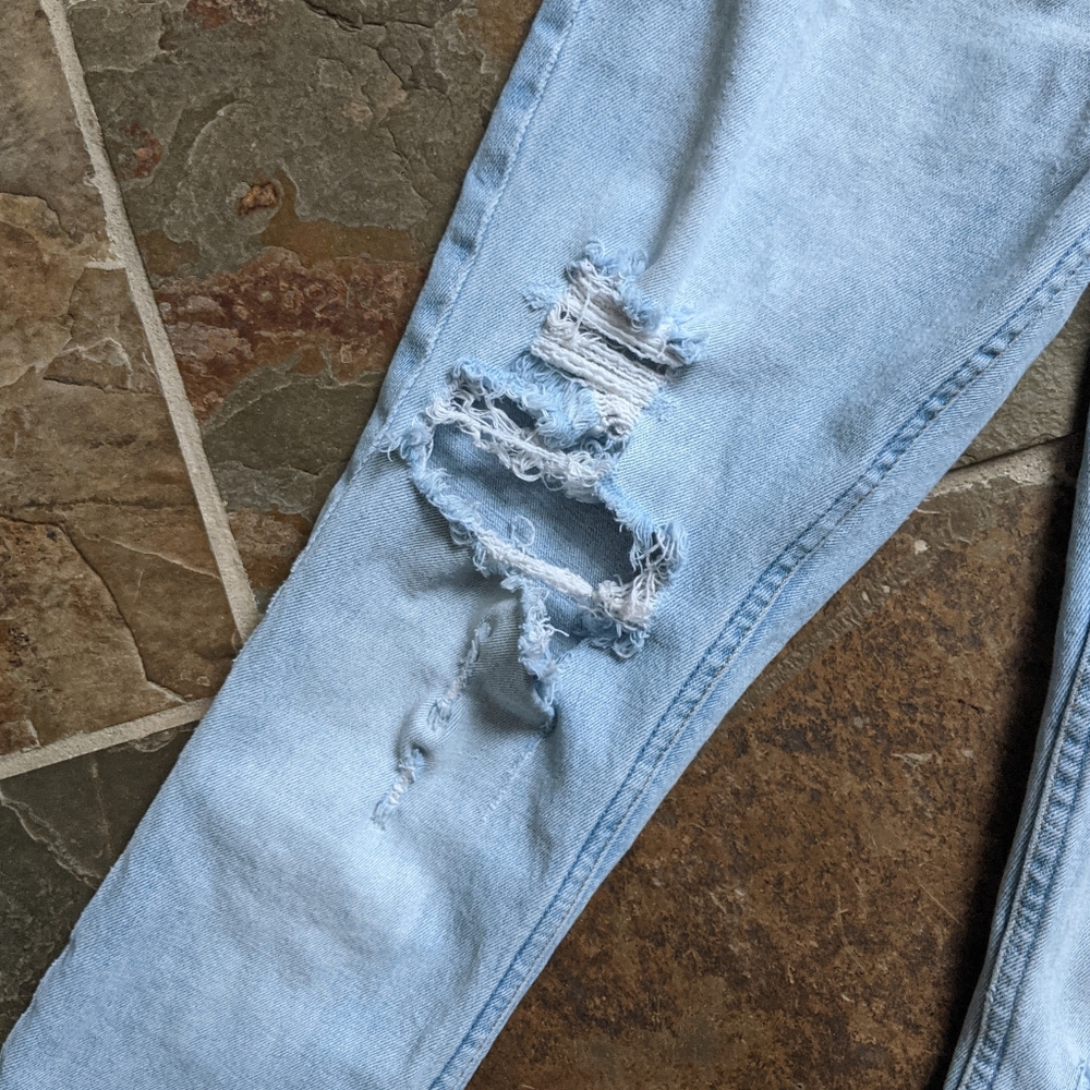 A&F Simone High Rise Slim Jeans - Picture 5 of 5